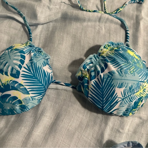 Bikini Set - Picture 3 of 4